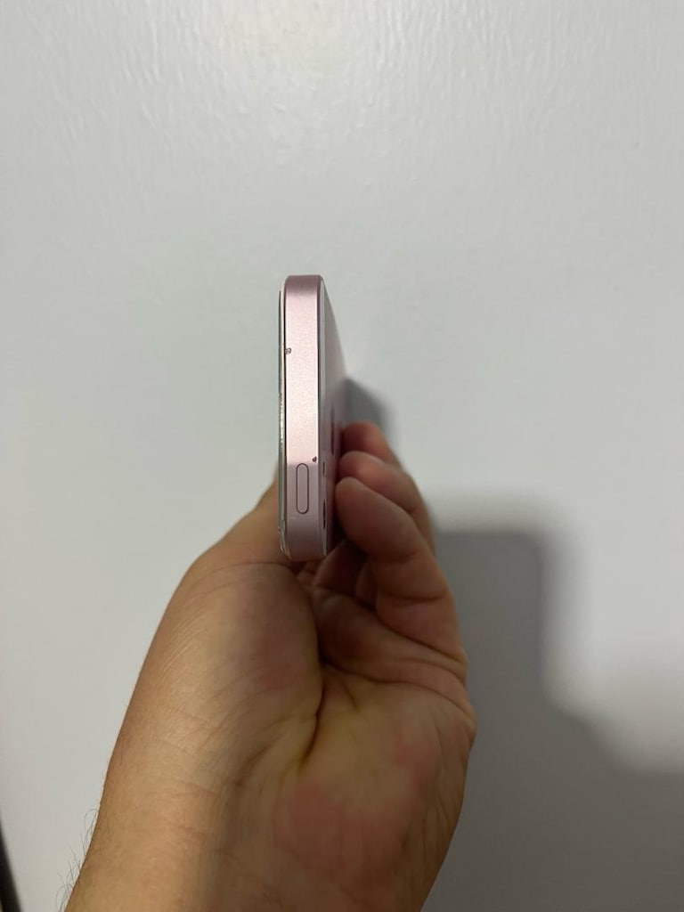 iPhone SE 64 gb gold rose - 6