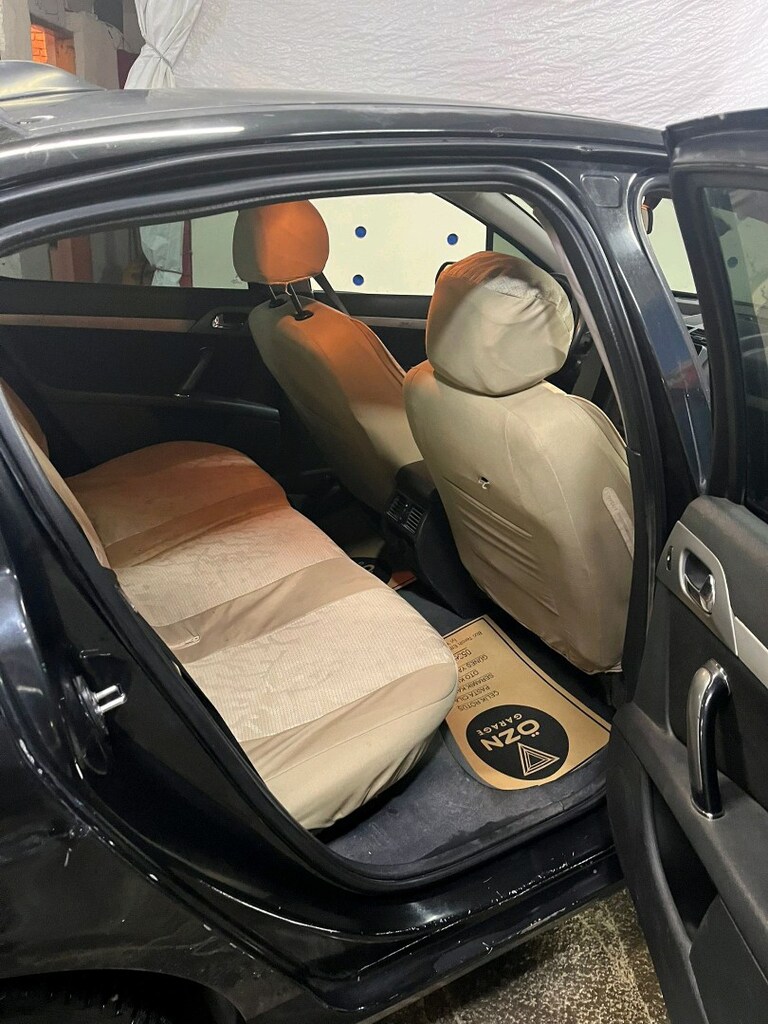Peugeot 407 - 8