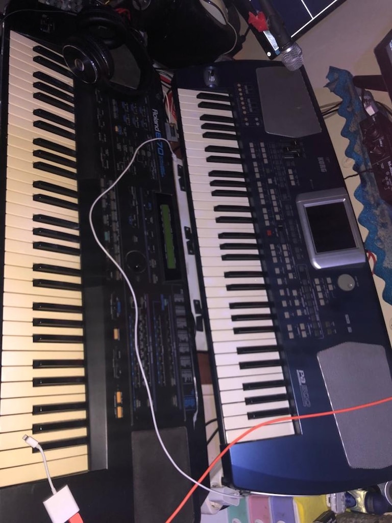 KORG PA500TR - ROLAND E70 - 3