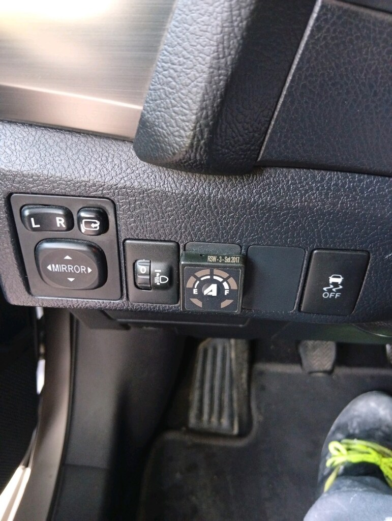 Toyota Auris 1.6 - 4