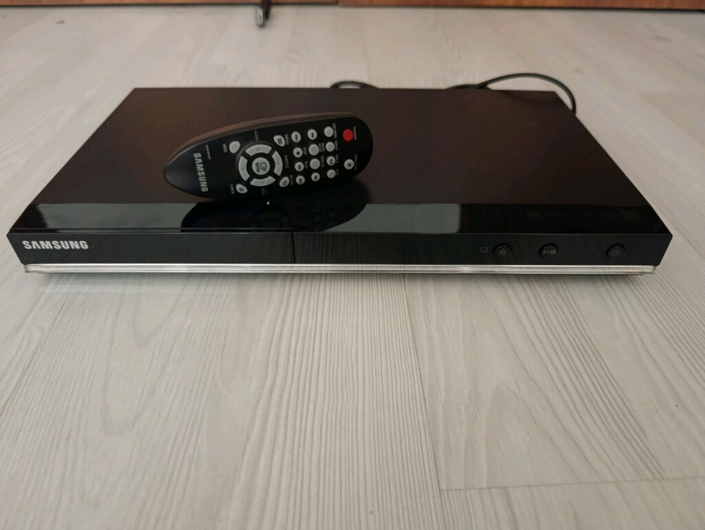 DVD ve VCD oynatıcı Samsung C350. - 2