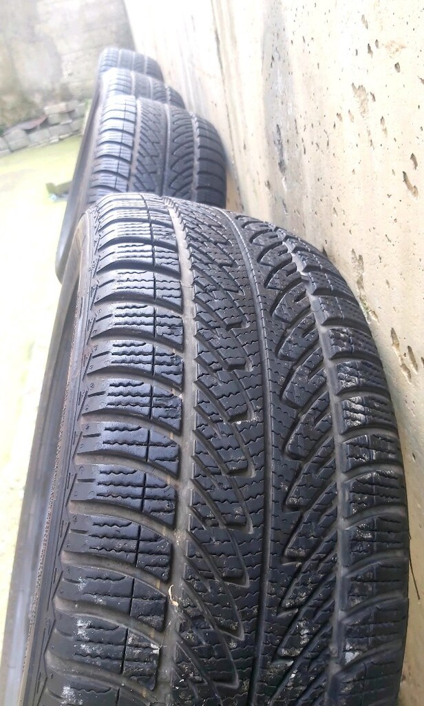 215 50 17 GOODYEAR KIŞLIK LASTİK TAKIMI - 2