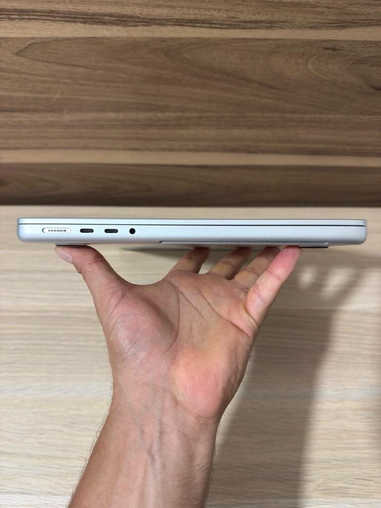 MacBook Pro / M3 / 14 inç / 16 GB Ram / 512 GB Ssd - 6