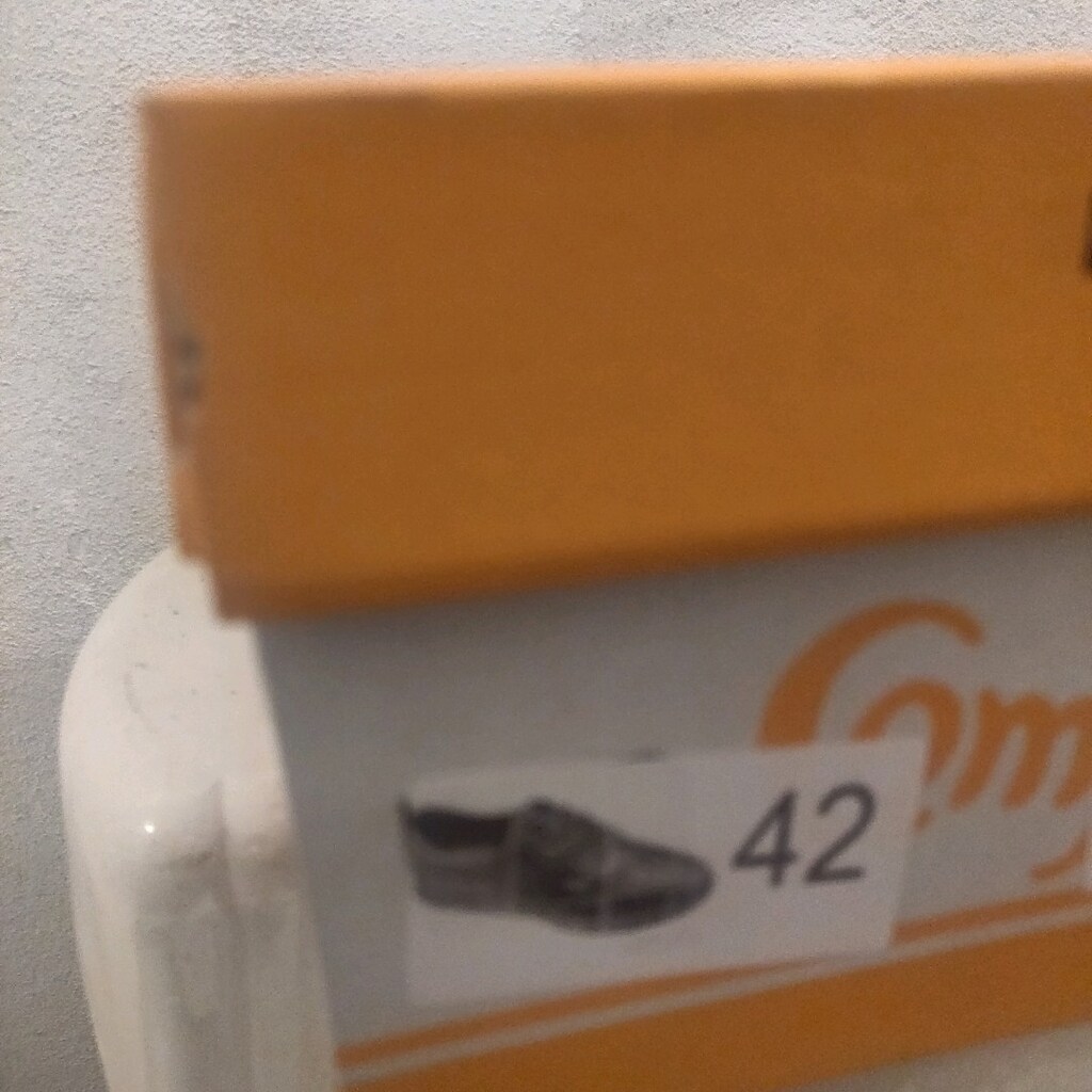 42 ve 37 yazlık var numara sıfır kutuda hakiki deri - 2