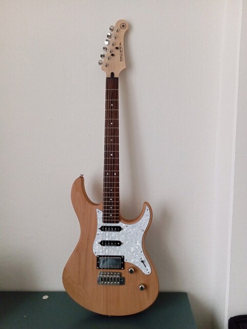 SIFIR YAMAHA PACIFICA 612 VII XYNS + Elixir Tel + Çanta Seti