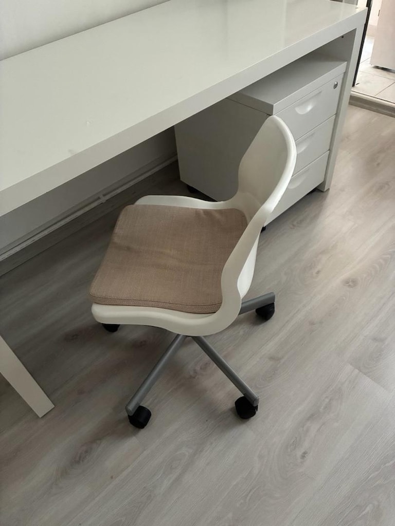 ikea çalışma masası sandalyesi - 3