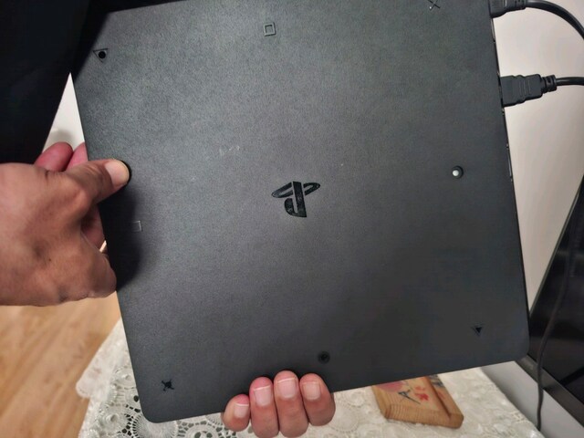 pc parça işlemci kart v.b.takas olur ps4 kırık değil güncelleme alıyor