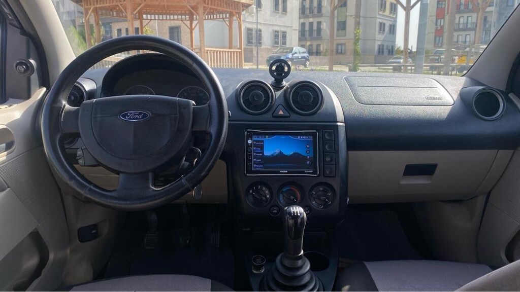 Ford fiesta 1.4 lpg - 11