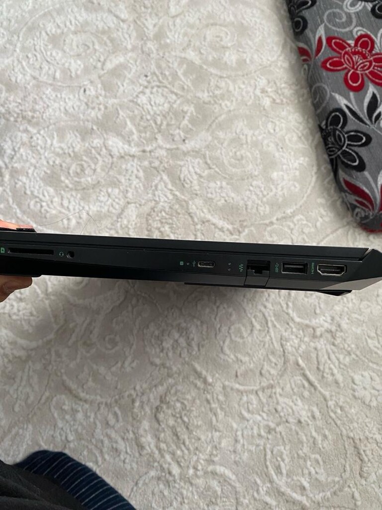 HP PAVILION - 7