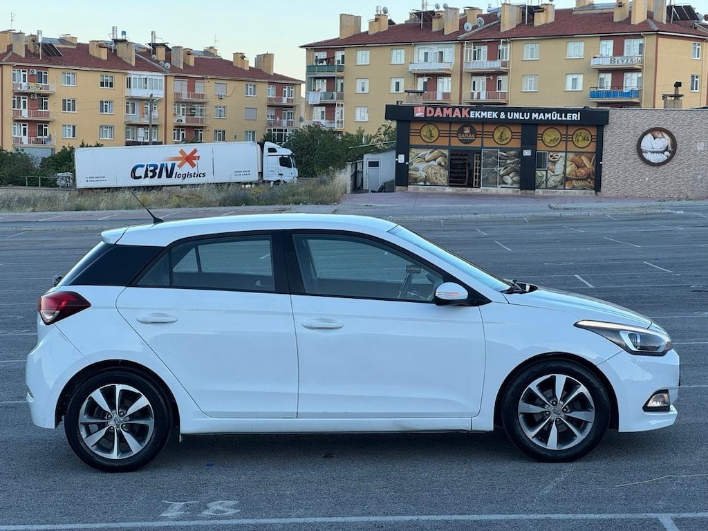 hyundai i20 otomatik 2016 - 4