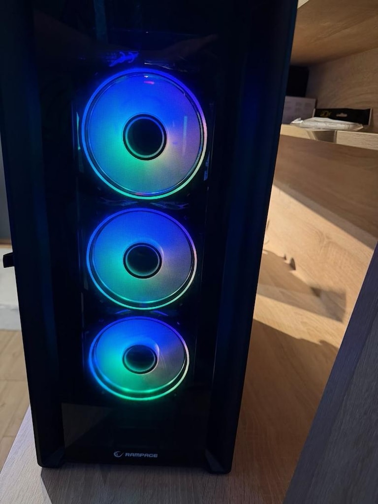 Yeni ve Temiz Oyuncu Bilgisayar(6700xt,5600X) Samsung Odyssey Monitör - 7