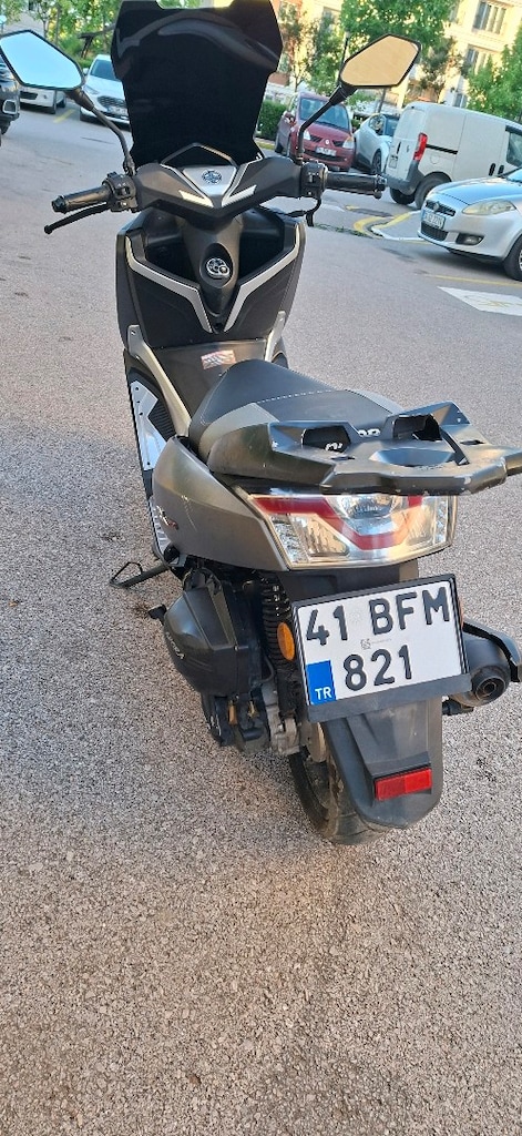ARORA ZRX 200 SCOTER - 2
