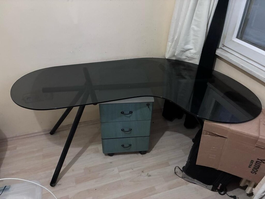 L şeklinde cam çalışma masası - 2