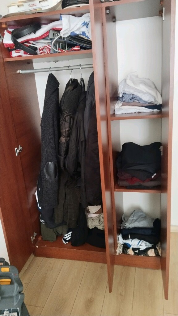 Öğrenciye uygun,yataklı karyolali dolaplı genç odası. - 4