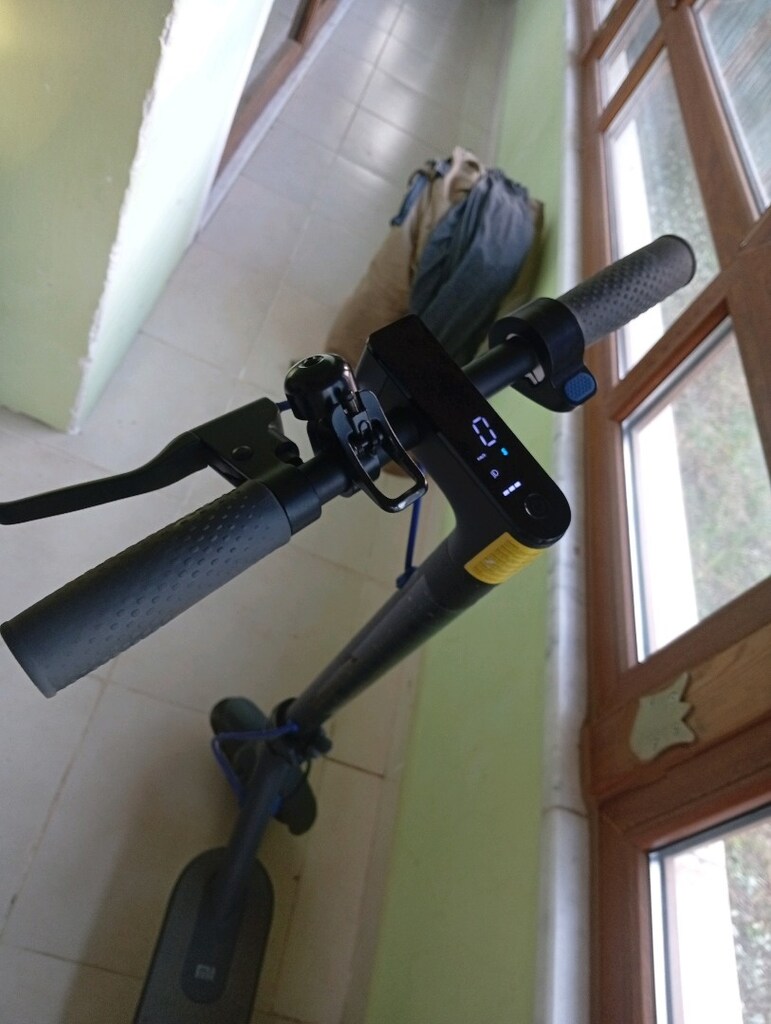 Xiaomi 3 Mi Electric Scooter - 2