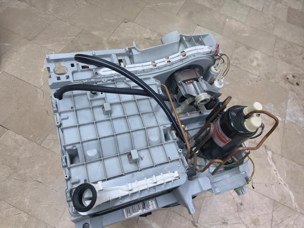 Bosch WTW86260TR Isı Pompalı Kurutma Makinesi Kompresör Blok Orijinal - 10