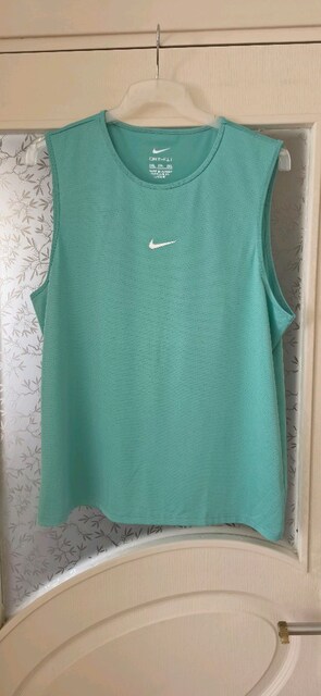 NIKE DRI FIT