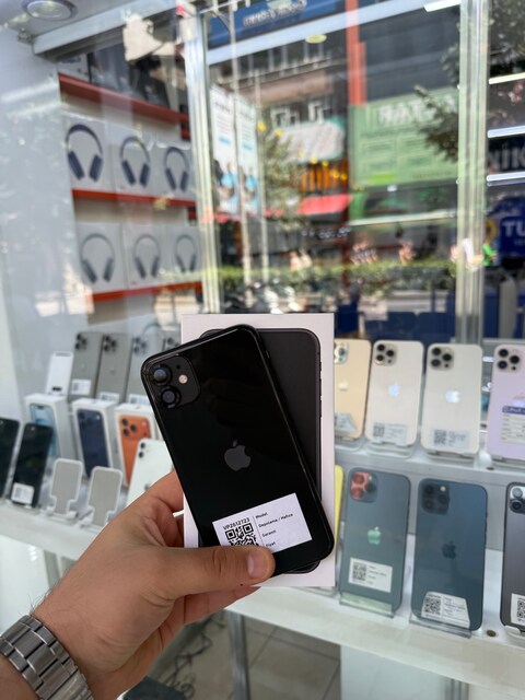 İPHONE 11 128GB PİL%81 SİYAH DEĞİŞENSİZ TR!