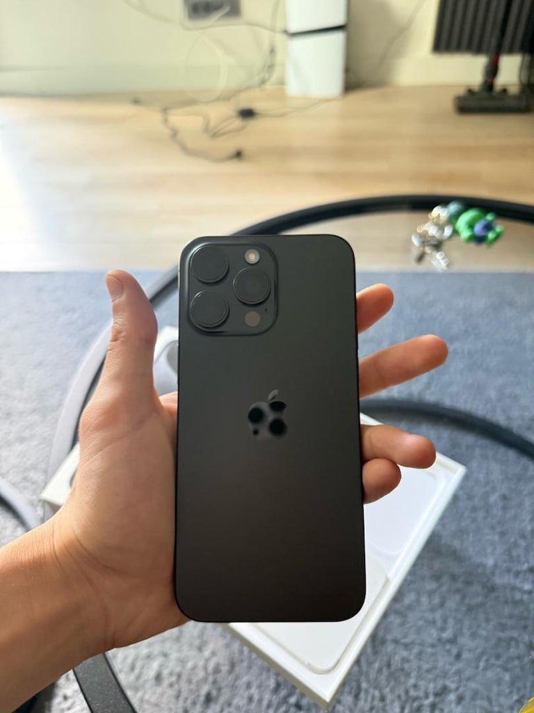 iPhone 15 Pro Max 1TB - 3