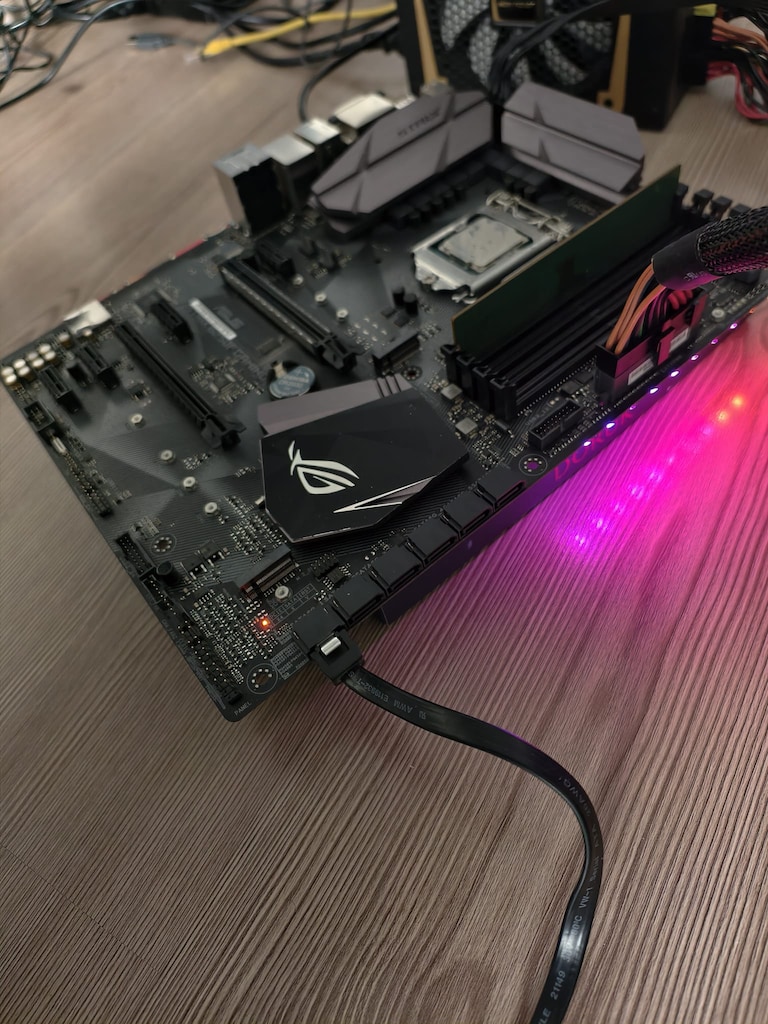 ASUS B250F GAMING - İ3 7100 - 8 GB DDR4 RAM - 14