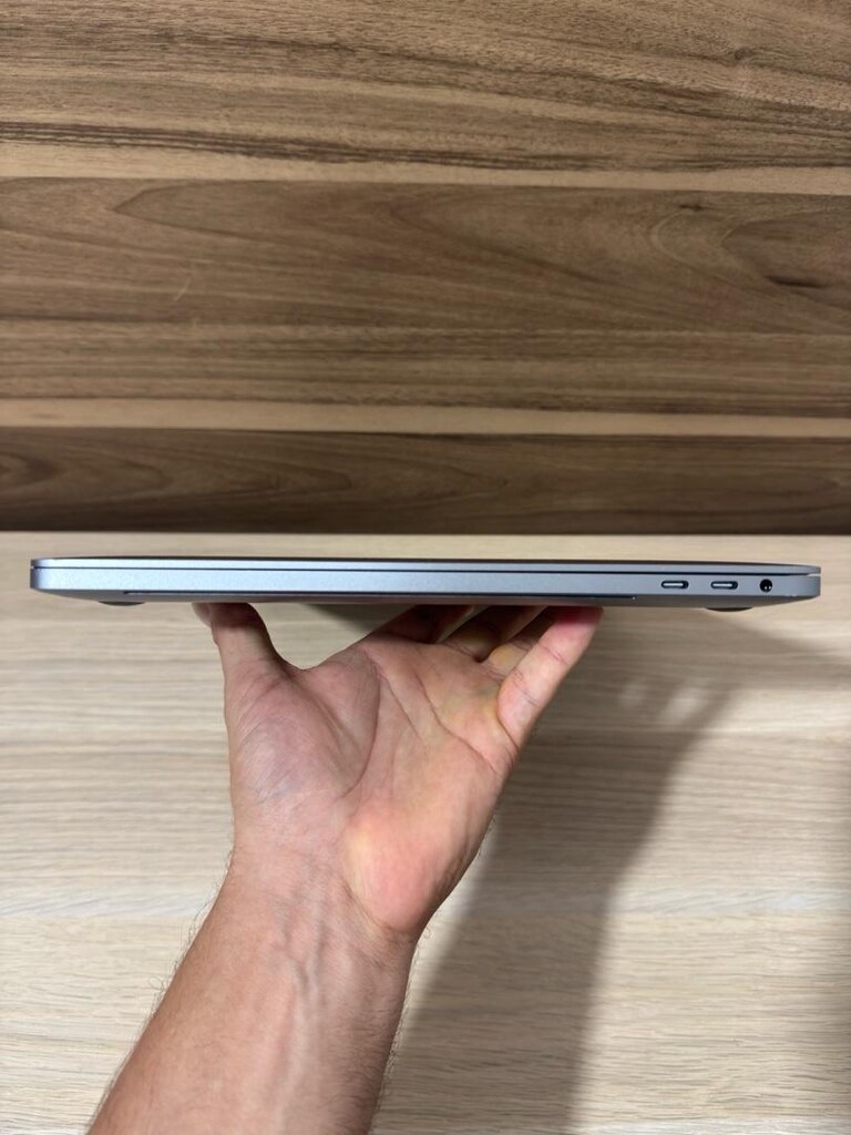 MacBook Pro / i7 / 16 inç / 16 GB Ram / 512 GB Ssd - 6