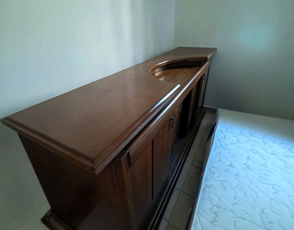 Özel Kavisli Ahşap Salon Konsolu / Büfe - 2
