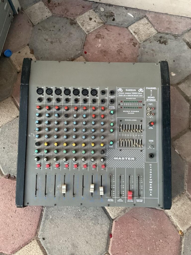 Dynacord Powermate 1400 W Mikser - 2