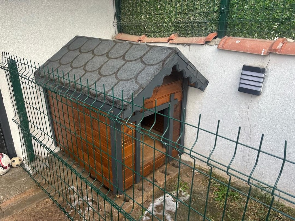 AHŞAP KÖPEK KULÜBESİ - 2
