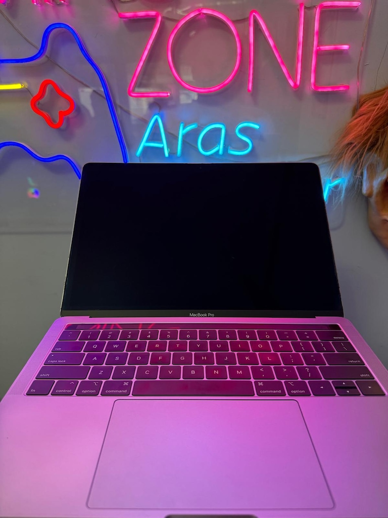 MacBook Pro 13" i5 1.4GHz 8GB 256GB SSD (2019) Gray - 6