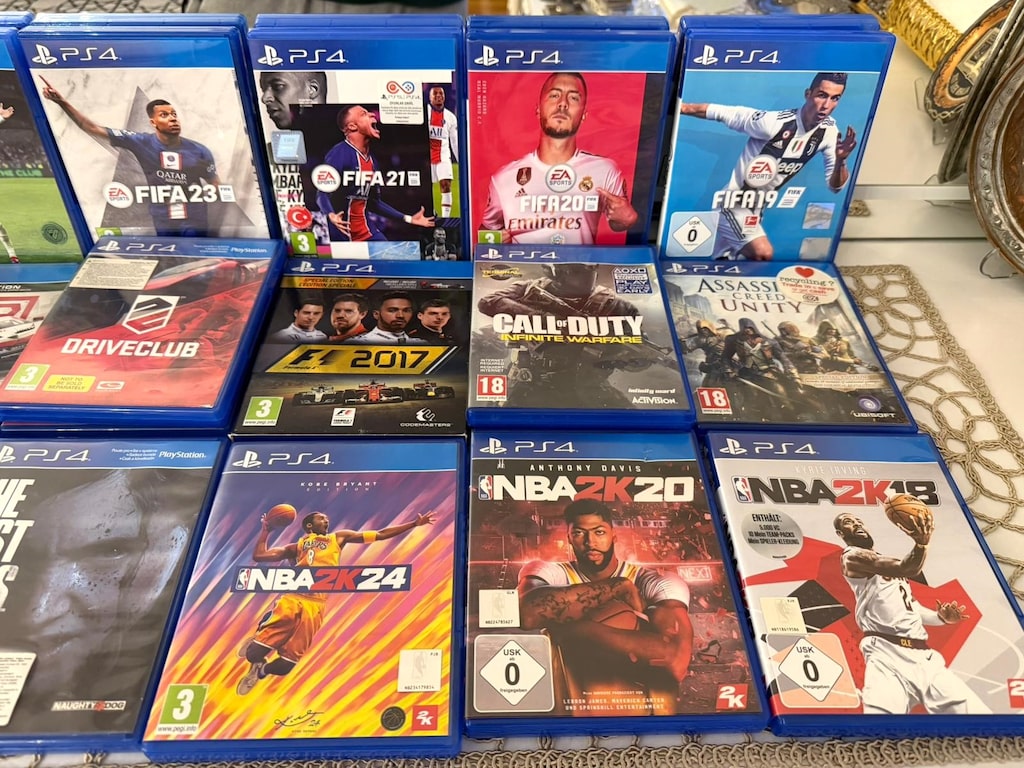 TOPLU 52 ADET PS 4 OYUN PAZARLIK KESİNLİKLE YOK TEK TEK DE SATILIR . - 5