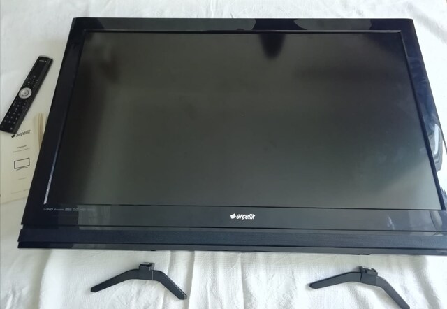 109 CM 43 İNC ARÇELİK FULL HD TV