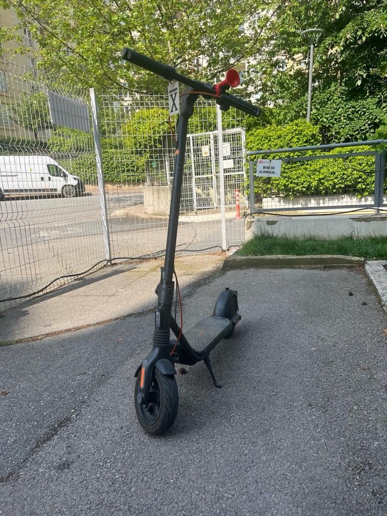 Temiz Ninebot F2 Pro.