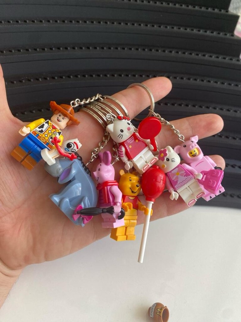 Lego Hello Kitty, Woody, Shark Suit Guy Anahtarlık - 12