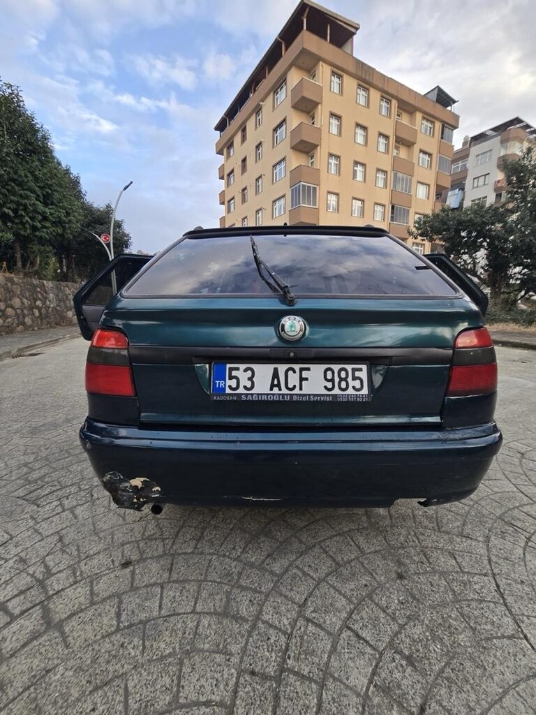 2001 Felicia - 4