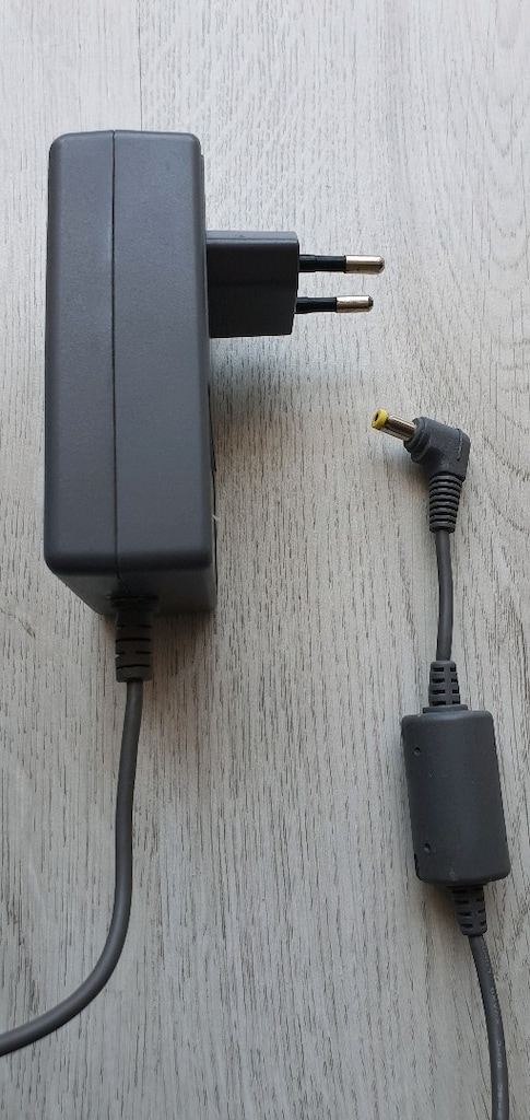 SONY PlayStation 1 ve dijital kamera güç adaptörü SCPH-114 7.5V 2A - 2