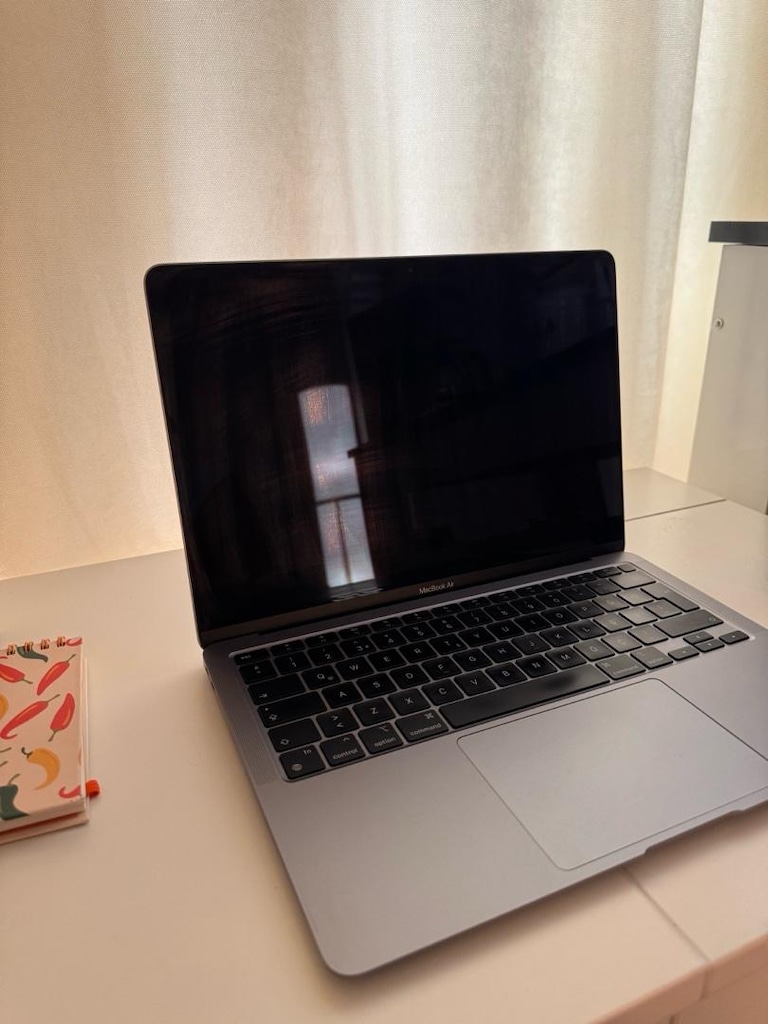 Macbook Air MGN63TU/A - 2