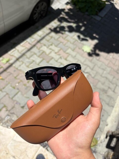 Meta Ray-ban Gen1 transitions mavi