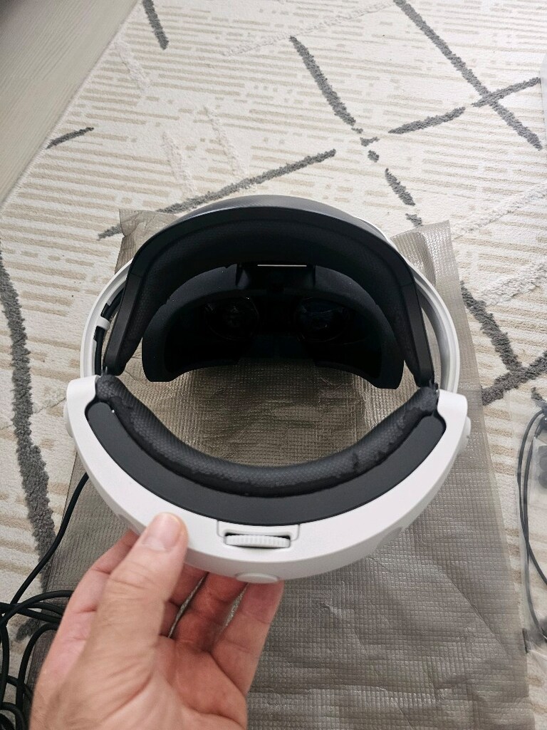 SONY PS4 VR GÖZLÜK TÜM AKSESUARLARIYLA - 2