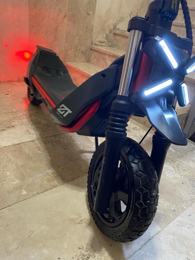 SEGWAY ZT3 PRO SCOOTER - 7