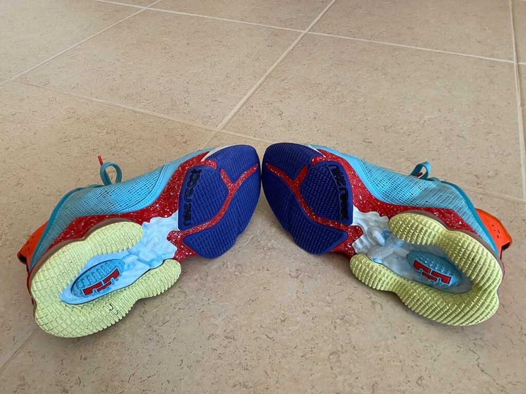 Nike LeBron 19 low - 4