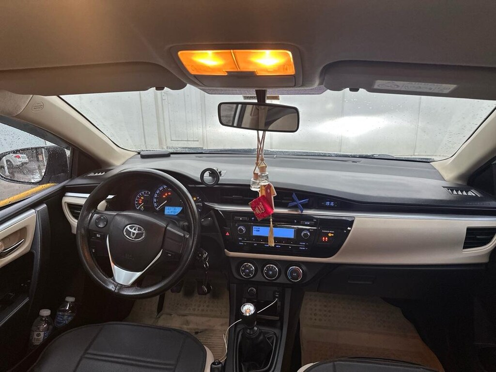 2014 Toyota corolla - 13