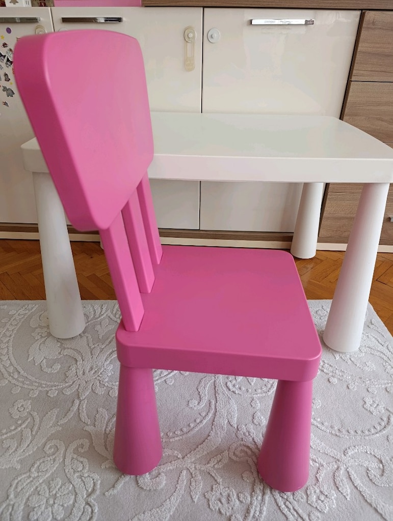 Beyaz Mammut Masa ve Pembe Mahmut Sandalye - 4