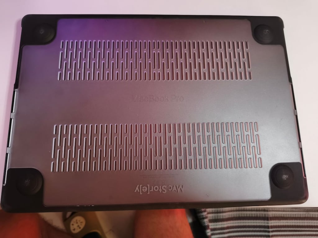 Apple MacBook Pro M5 16GB RAM 512GB SSD macOS 14 inç Uzay Siyahı - 6