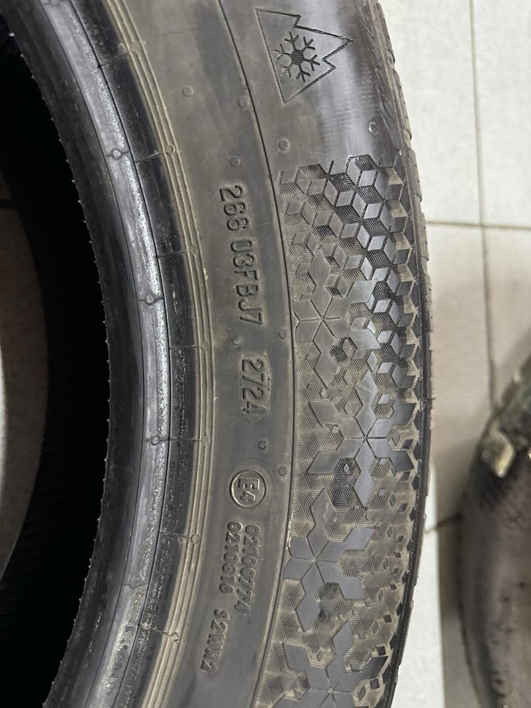 225 60 18 kışlık Continental 1 kış kullanıldı tarıh 2024 - 2