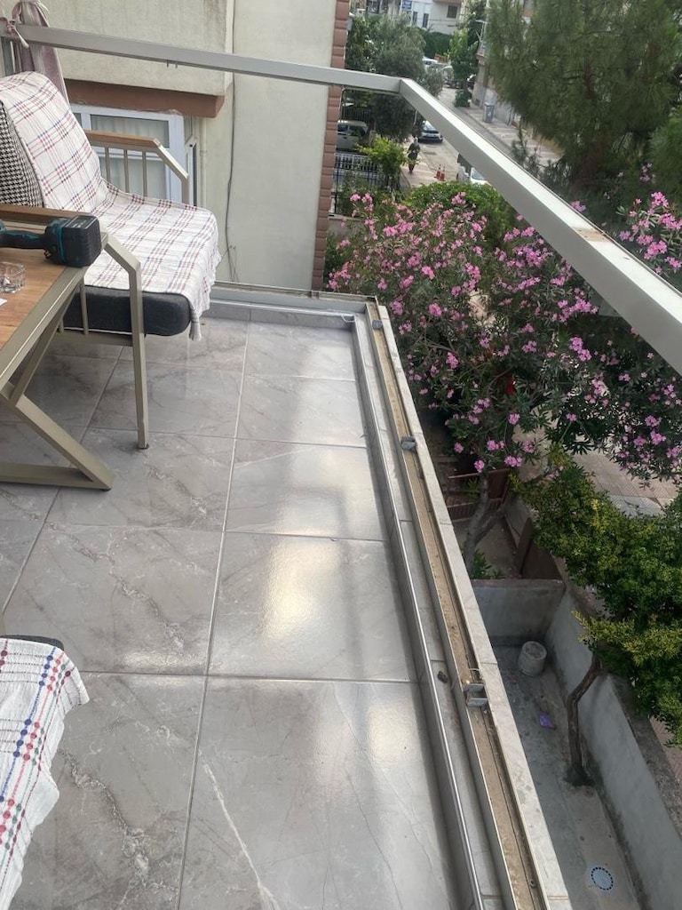 ACİL SATILIK alüminyum yarım cam balkon seti