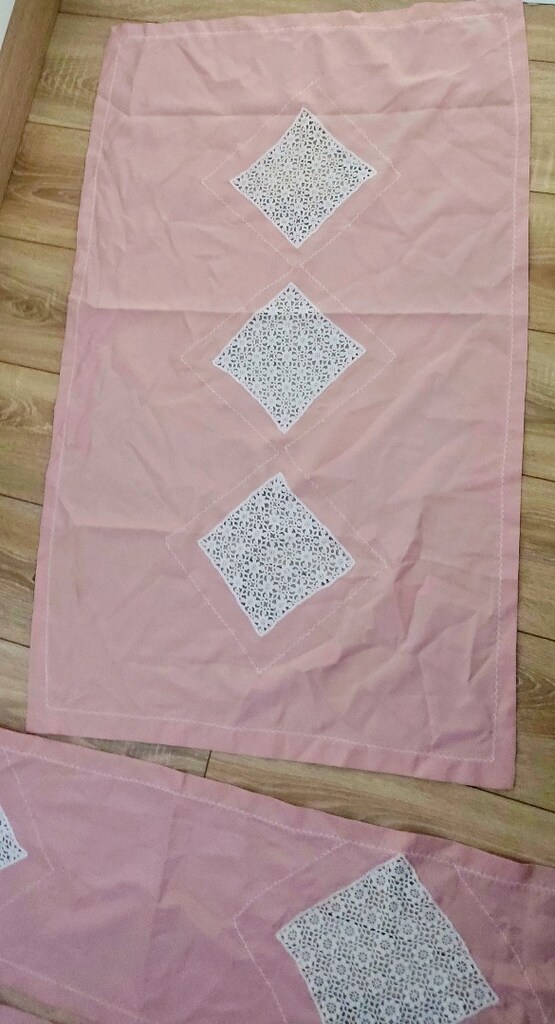 Pudra Pembe Dantel Detaylı 3 Parça Masa Örtüsü Seti - 4