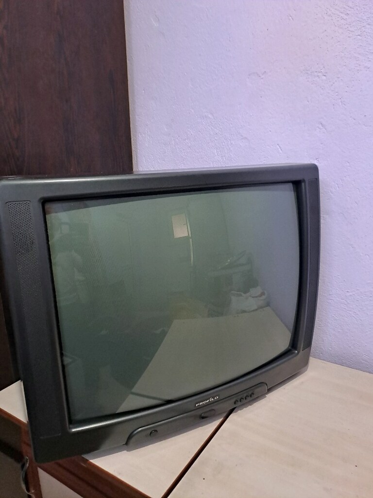 İhtiyaç fazlası 82 Ekran Tüplü Tv - 2