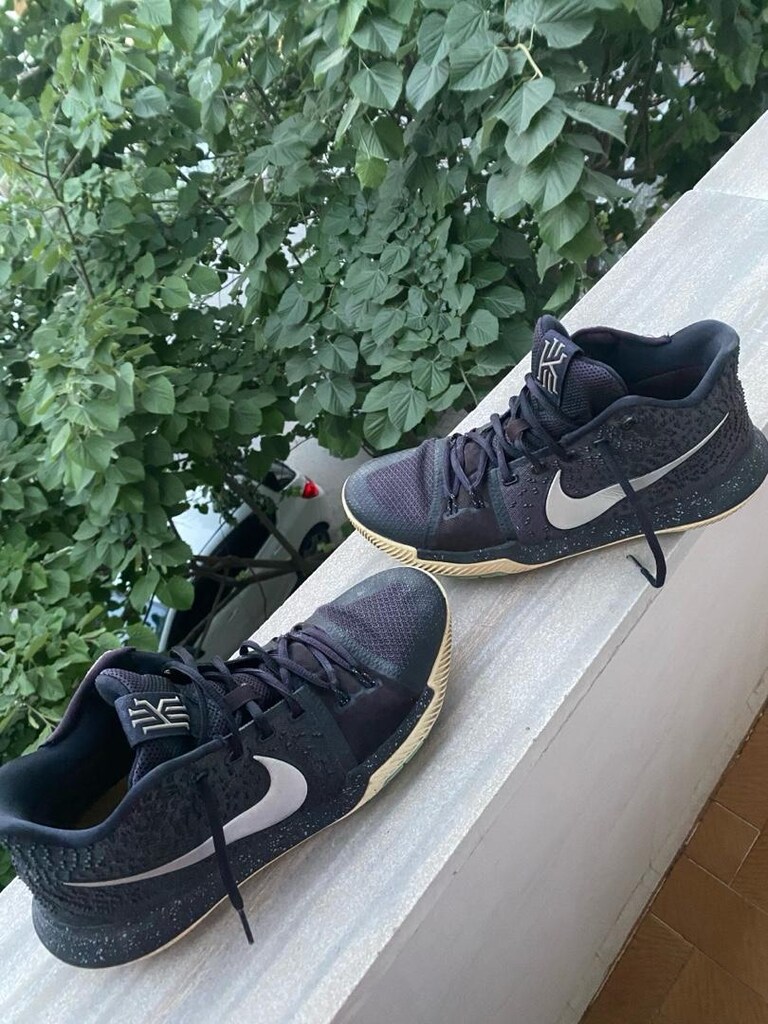 Nike Kyrie 3 Black Gum - 4
