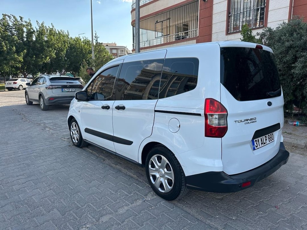Ford Courier 2016 178.000km Ağır hasarlı geçiyor - 5