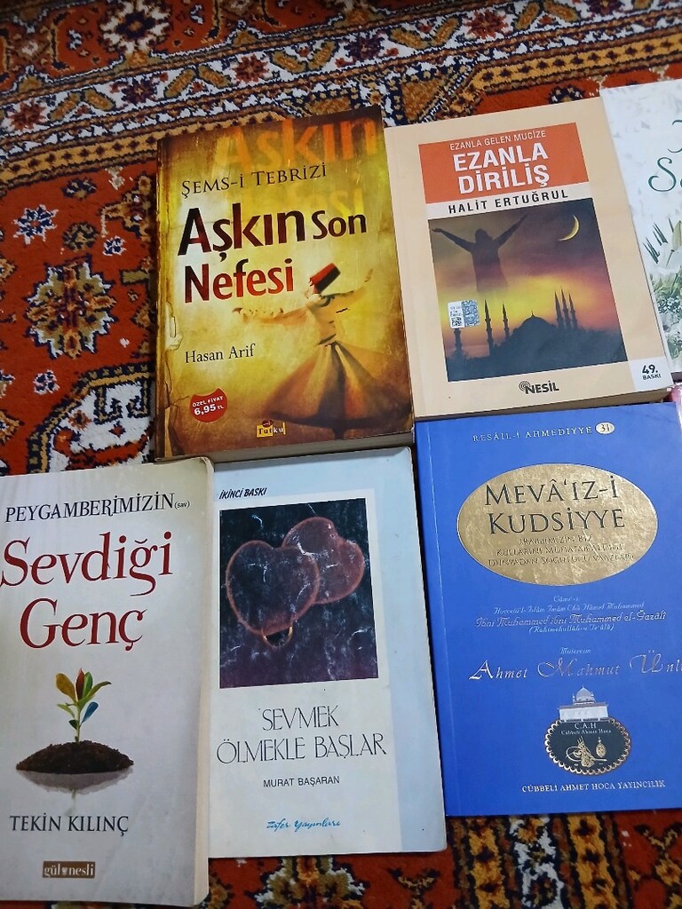 Dini kitaplar her türlü kitap var tanesi 100 tl - 3